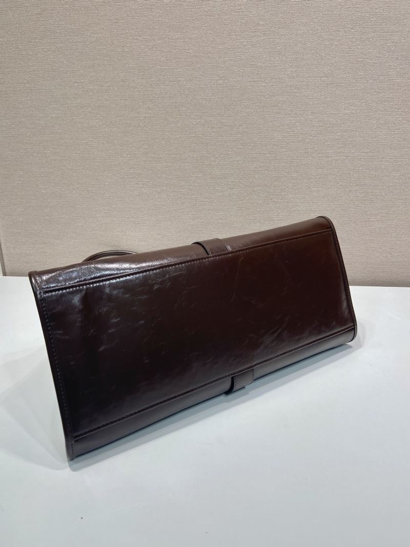 Pra*a hobo bags